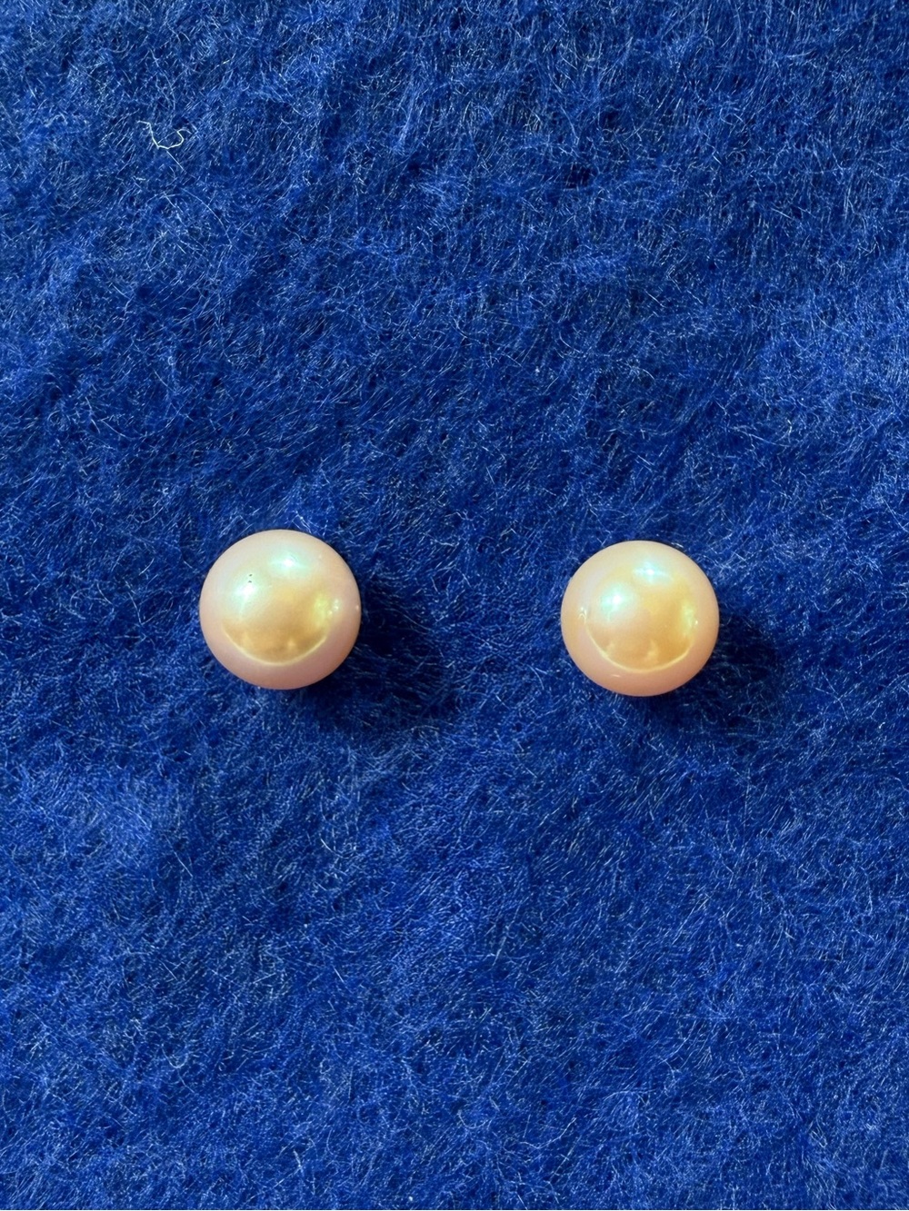 Vintage 925 Sterling Pearl Stud earrings.